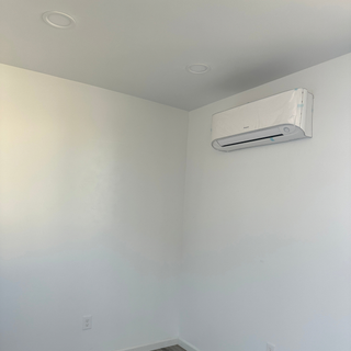 18,000 BTU AC Unit Mini Split
