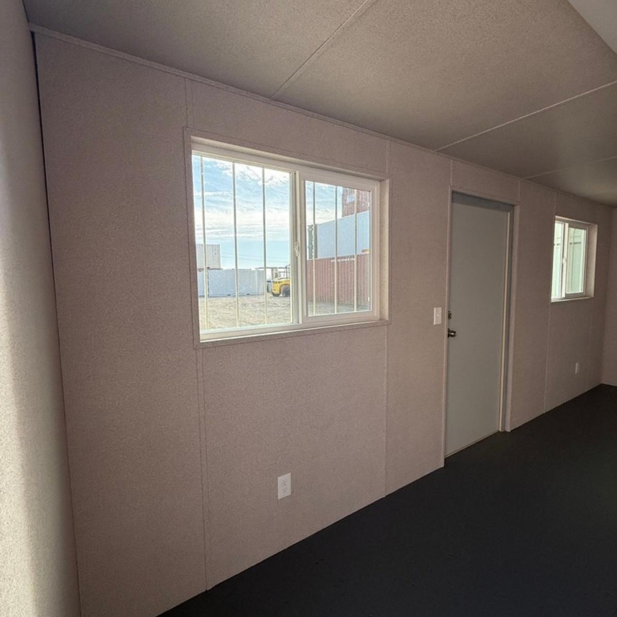 20' Ground Level Office Container