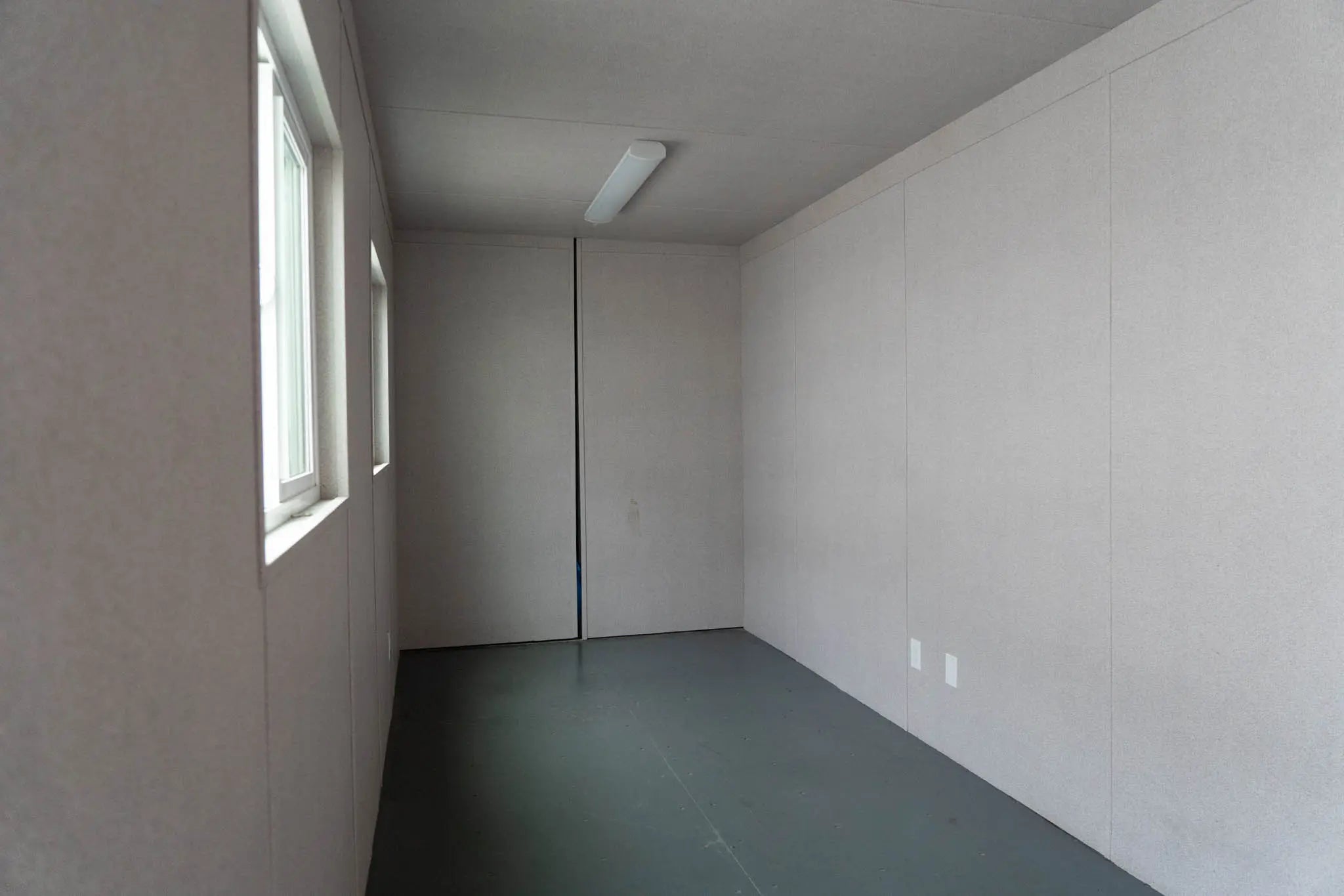 Stick-Framed, R13 Insulation, Vinyl-Wrapped Plywood Finish (45' High Cube)