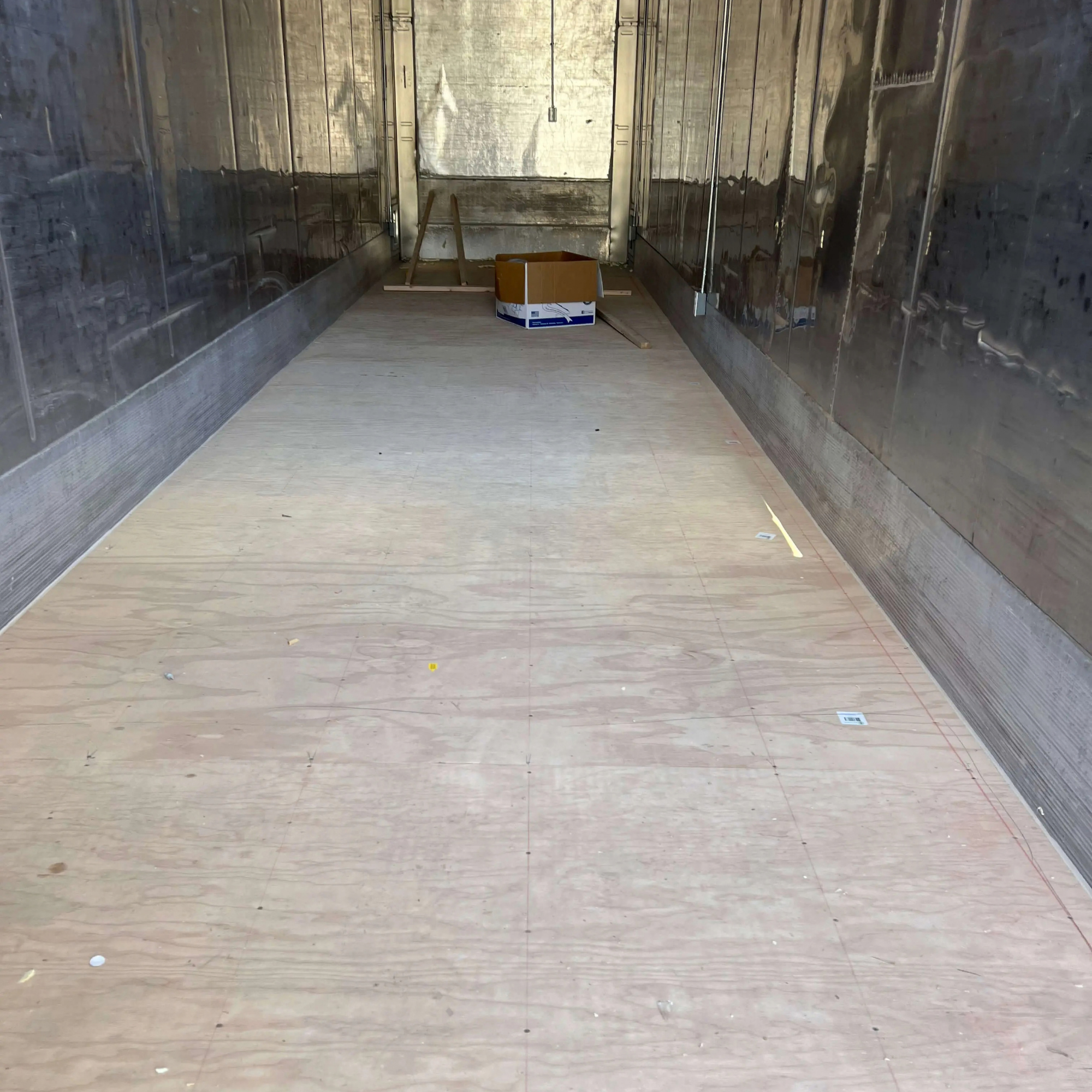 Tongue-and-Groove Plywood Flooring, 40' Refrigerated Container